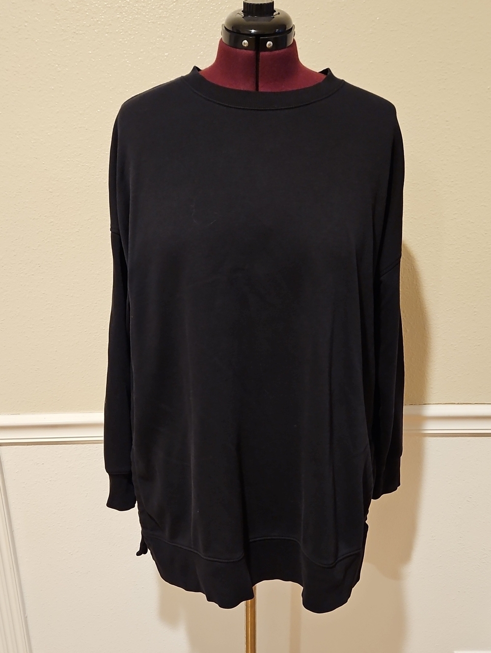 Old Navy Black Relaxed Crewneck Top
